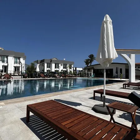 Cozy Flat W Shared Pool In Edremit Cyprus *